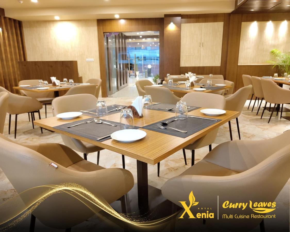 Hotel Xenia Varanasi Exterior foto