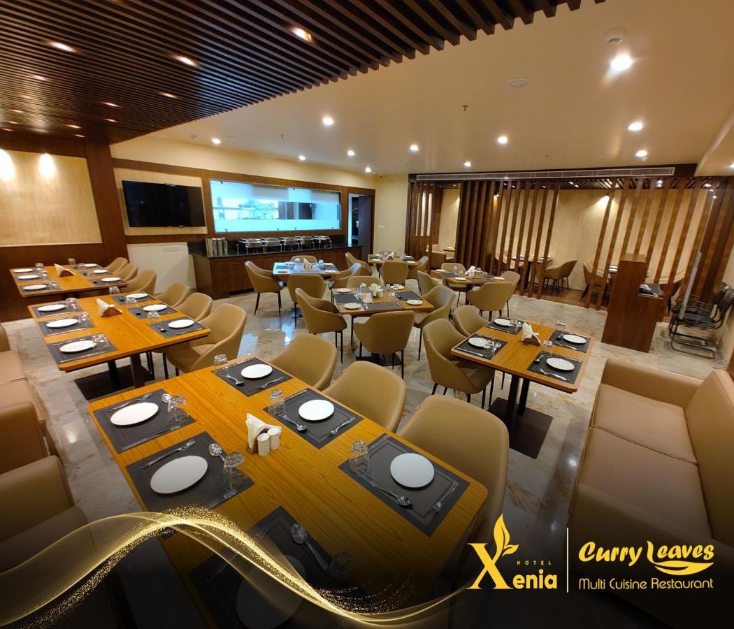 Hotel Xenia Varanasi Exterior foto