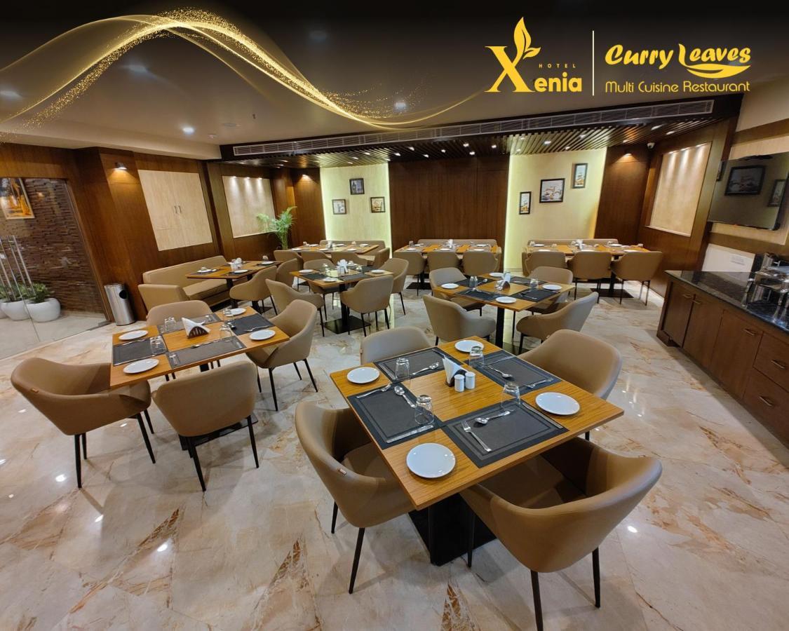 Hotel Xenia Varanasi Exterior foto